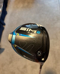 TaylorMade SIM2 Max Driver 10.5 degree RH Regular Flex (includes headcover) - Picture 1 of 6