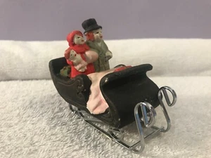 Christmas village accessory Victorian family in sleigh CH4824 - Picture 1 of 5