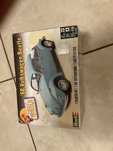 Revell 1/24 1968 Volkswagen Beetle Plastic Model Kit 85-4192 - Picture 1 of 5