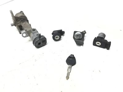 BLOCCHETTO ACCENSIONE SERRATURE E CHIAVE SUZUKI BURGMAN AN 400 2001 2002 AU111 - Immagine 1 di 4