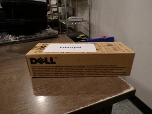 Cartuccia toner Dell 8WNV5 nuova OEM - serie Magenta 2150/2155 2500 pagine - Foto 1 di 4