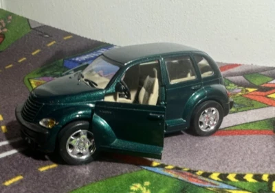 2001 SAICO Chrysler PT CRUISERS 1/34 Scale GREEN Opening Doors  No.DP5019 - Image 1 of 4