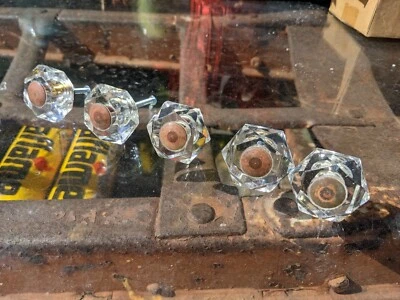5 tiradores de cajón vintage de vidrio transparente y latón perillas pátina diamante años 60 70  Foto 1 de 4
