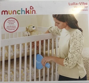Almohadilla de colchón vibratoria Munchkin® Lulla-Vibe™ chupete para dormir azul bebé - Imagen 1 de 3