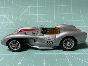 1:18 Ferrari250 Testa Rossa 1957 Diecast Car by Burago Red Vintage Display Model - Picture 1 of 12