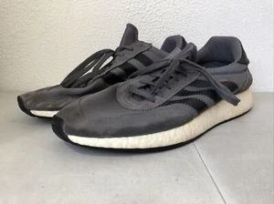 Adidas Iniki Hombres Talla 13 EE. UU. Gris Cuatro Núcleos Negro Zapatos Atléticos BY9732 SHOES2 - Imagen 1 de 16