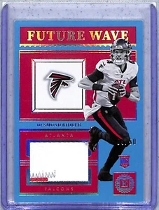 Parche de novato Desmond Ridder 2022 Panini Future Wave azul/50 Atlanta Falcons - Imagen 1 de 2