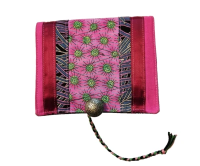 Cartera plegable de tela hecha a mano con divisores rosa plata medallones boho caprichosa Foto 1 de 4