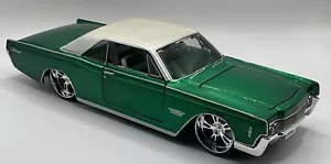 1966 LINCOLN CONTINENTAL GREEN 1:26 SCALE MAISTO PRO RODZ RARE FIND - Picture 1 of 21