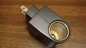120V CA a 12V CC Salida de coche Adaptador 500mAh Cargador universal - Imagen 1 de 4