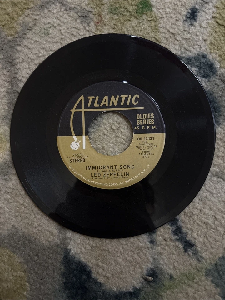 Led Zeppelin - Immigrant Song/Hey,Hey, What Can I Do vinyl 45RPM (OS 13131) Gold - Image 1 of 4