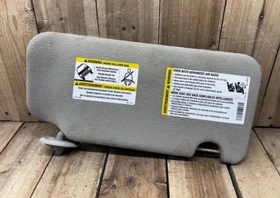 02 03 04 05 06 07 SATURN VUE DRIVER PARASOL IZQUIERDO TELA CON ESPEJO OEM USADO Foto 1 de 4