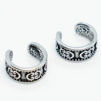 Aretes de acero inoxidable con diseño de patrón G y clip para brazalete no perforantes 2 piezas Foto 1 de 4