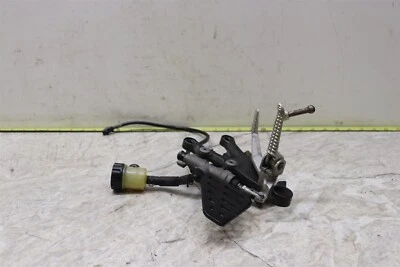 Juego trasero derecho Yamaha R6 2008-2016 con cilindro maestro de freno trasero  Foto 1 de 4