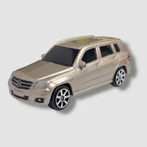 Maisto Mercedes-Benz GLK Klasse silber gold metallic 1:64 - Bild 1 von 8