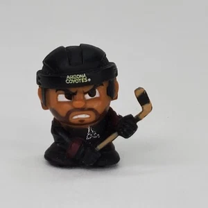 TeenyMates ARIZONA COYOTES NHL Serie 6 Hockeyspieler Figur schwarz Trikot - Bild 1 von 5