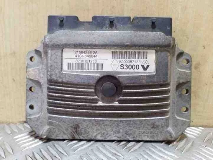 Centralina motore RENAULT SCÉNIC II JM0/1 ECU 8200387138 1.6 benzina 83kw 26120863 - Immagine 1 di 4