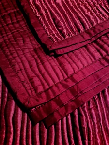 Wine Colored Wave Quilted 90" x 100" Comforter Polyester Smooth Top/Matte Bottom - Picture 1 of 4
