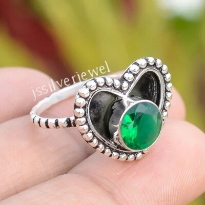 Anillo con forma de corazón de plata de ley 925 con piedras preciosas de diopsido de corte redondo para regalo de esposa Foto 1 de 4