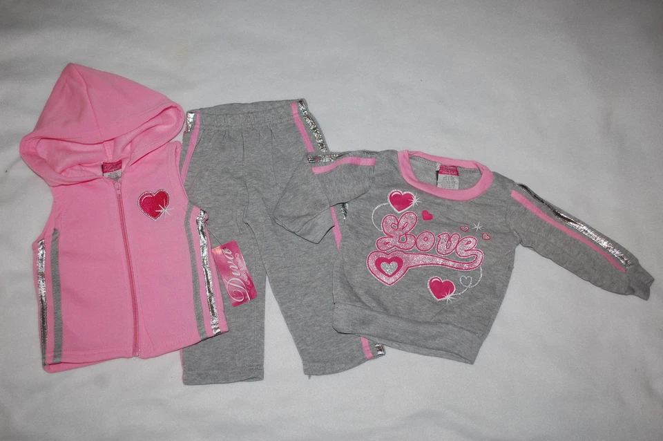 Bebé Niñas JUEGO DE 3 PIEZAS CHALECO CON CAPUCHA Gris Rosa Sudadera PANTALONES Love TALLA 12 18 24 MO Foto 1 de 1