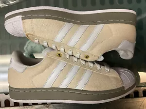 NUEVO EN CAJA ADIDAS CONSORTIUM SUPERSTAR YODA 1/800 TALLA 8.5 023019 TIZA - Imagen 1 de 7