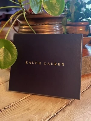 Caja de regalo Ralph Lauren 7 x 6 x 2 pulgadas con pañuelo de papel Foto 1 de 4