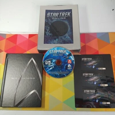 STAR TREK ONLINE COLLECTORS EDITION - W/ BOOK, 3 GUEST CARDS & PC CD ROM In Box - Image 1 of 4