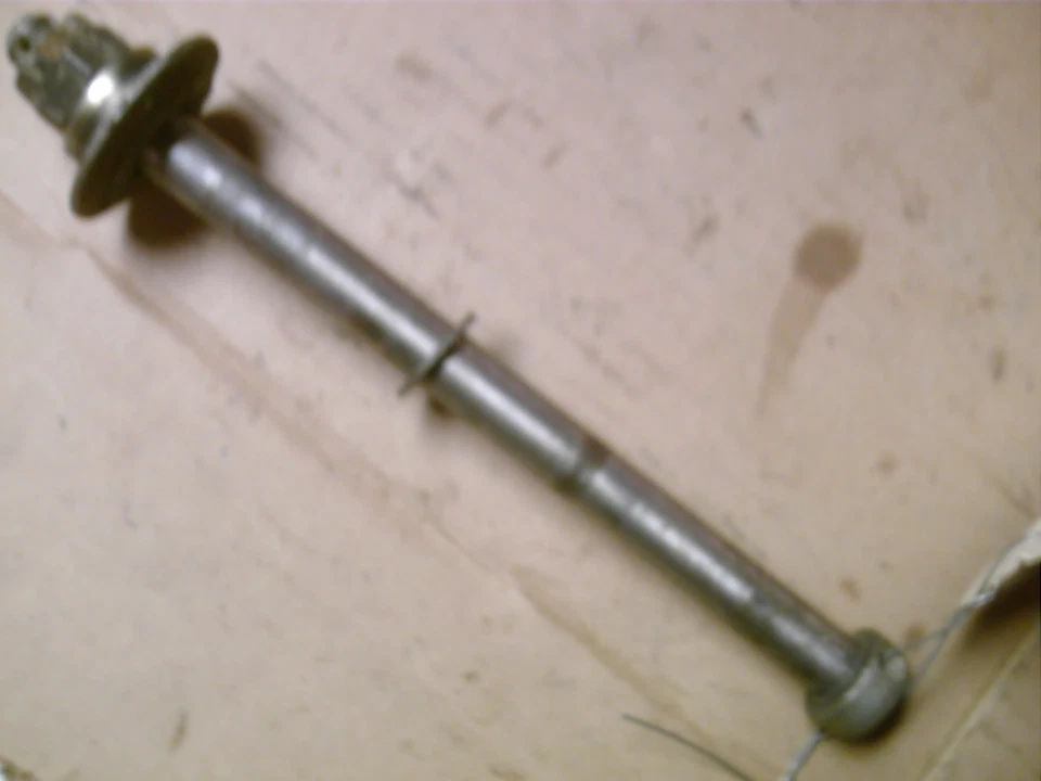 Yamaha XT 250 1982 rueda delantera eje espaciador tuerca Foto 1 de 1