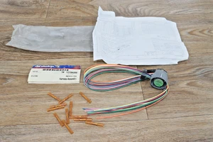 GM 12154288 Connector Inline To Trans 1991-2003 Chevrolet GMC C/K 4L80E - Picture 1 of 4