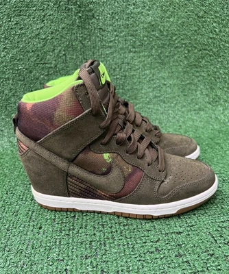 NIKE Dunk Sky Hi Print Hidden Wedge Sneaker Women’s Size 7 Green Camo 543258-301 - Image 1 of 4
