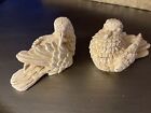 Paire vintage de colombes d'amour oiseau en résine sculptée fabriquées en Italie