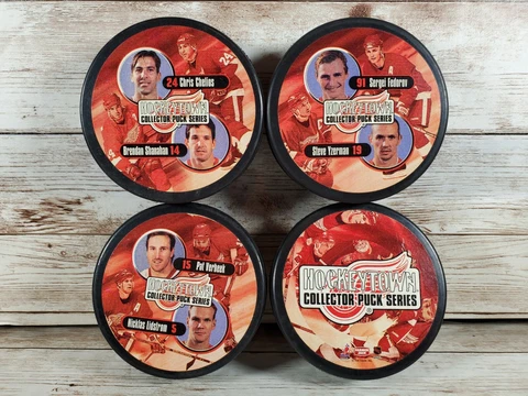 Lot 4 Detroit Red Wings Collector Series NHL Hockey Puck Yzerman Fedorov Chelios Cover