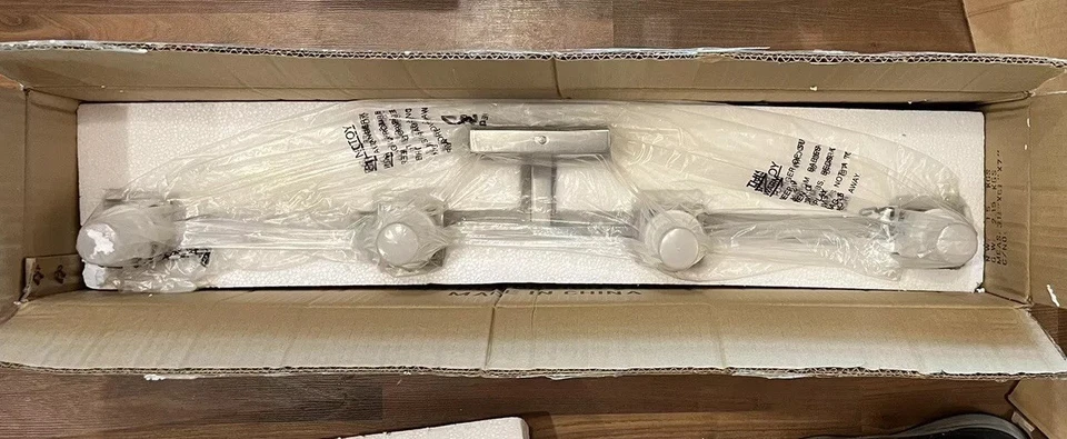 Justice Design Group Nubes 4 luces 33" W LED luz de tocador de baño CLD-8434-55-NCKL Foto 1 de 4