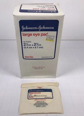 1990 *Sealed* Johnson&Johnson Small Eye Pad oval 50 Sterile 2 1/8” X 2 5/8” Inch - Image 1 of 4