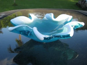 PLATO ESMERILADO BLANCO Y AZUL CON BURBUJAS CRISTAL ARTE MURANO BELLEZA 8 PÉTALOS - Imagen 1 de 7