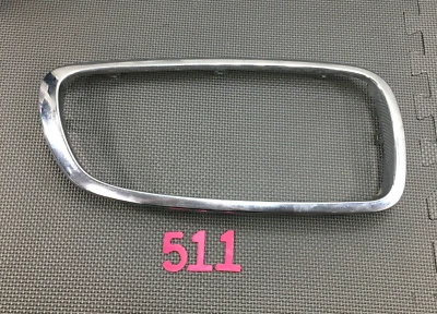 06-08 BMW 750i para-choque dianteiro direito do passageiro grade renal acabamento cromado fabricante de equipamento original - Imagem 1 de 4