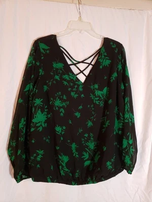 Blusa Feminina Torrid Preta e Verde Manga Longa Tamanho 0 - Imagem 1 de 4