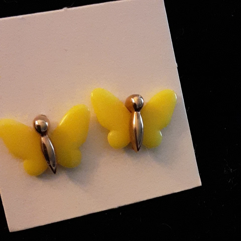 PENDIENTES MARIPOSA VINTAGE AVON AMARILLO ACRÍLICO Y DORADO NUEVOS EN CAJA Foto 1 de 1