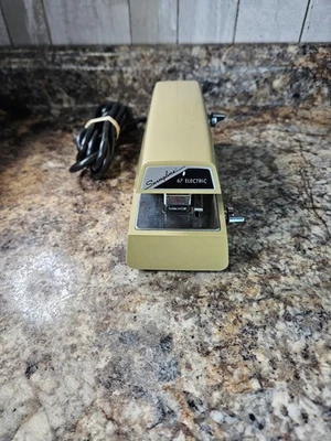 Grapadora Eléctrica Automática Swingline Modelo 67 Vintage Beige Funcionando Foto 1 de 4