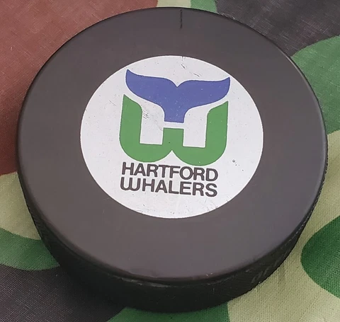 HARTFORD WHALERS INGLASCO CORP. LTD OFFICIAL HOCKEY PUCK VINTAGE MADE IN 🇨🇦 Cover