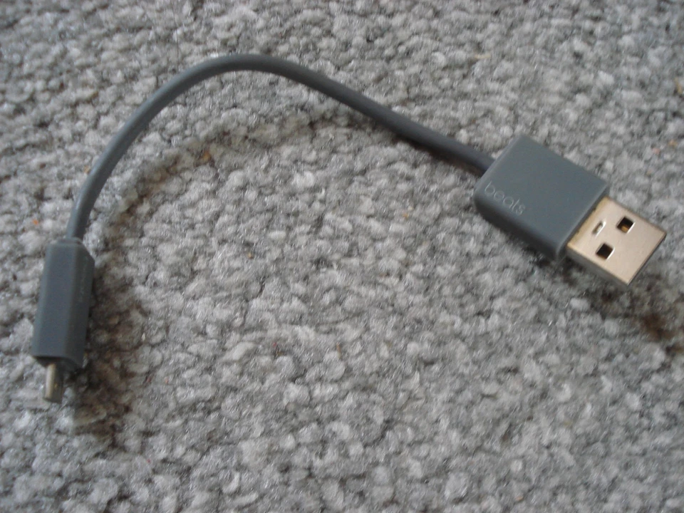 Original Beats Auriculares Inalámbricos Powerbeats 2 3 Micro USB Cable de Carga Rojo Gris Foto 1 de 1