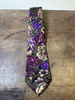 Corbata para hombre Surrey púrpura tostado floral Foto 1 de 2