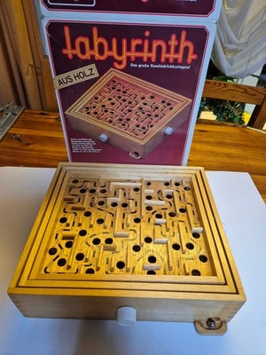 Labyrinth aus Holz mit Stahlkugel, Geschicklichkeitsspiel, Vintage neuwertig - Bild 1 von 4