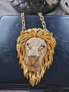 RAZZA Gold Lion Pendant necklace  1968 Rare Find Great Detail 20 Inch Chain - Picture 1 of 5