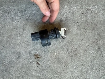 Переключатель зажигания с ключом 2014 Yamaha Viking 700 - Изображение 1 из 2