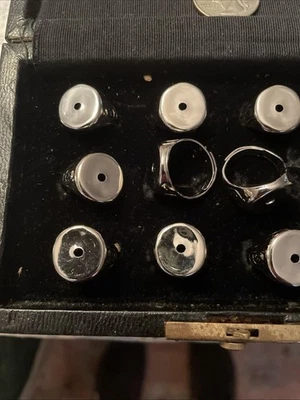 12 ajustes de anillo estilo sello enchapado en rodio de colección  Foto 1 de 4