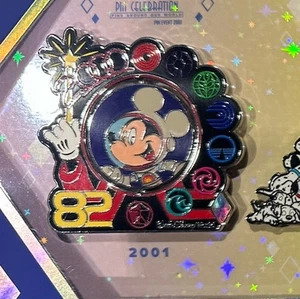 Spilla Disney Celebrazione 25 Anni Se Ci Eravamo Epcot 82 Astronauta Topolino - Foto 1 di 1