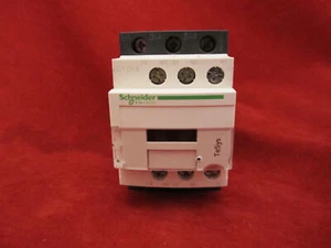 Schneider LC1D18M7 TeSys D Magnetic Contactor 18A 220V AC - Picture 1 of 2
