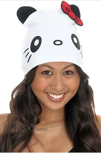 NEU Hello Kitty Pandabär mit Ohren rote Schleife dünne Beanie Mütze Kappe Sanrio lizenziert - Bild 1 von 1