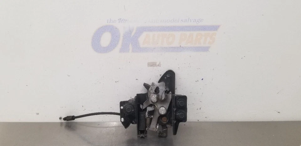 08 PESTILLO CAPÓ CADILLAC XLR-V Foto 1 de 4